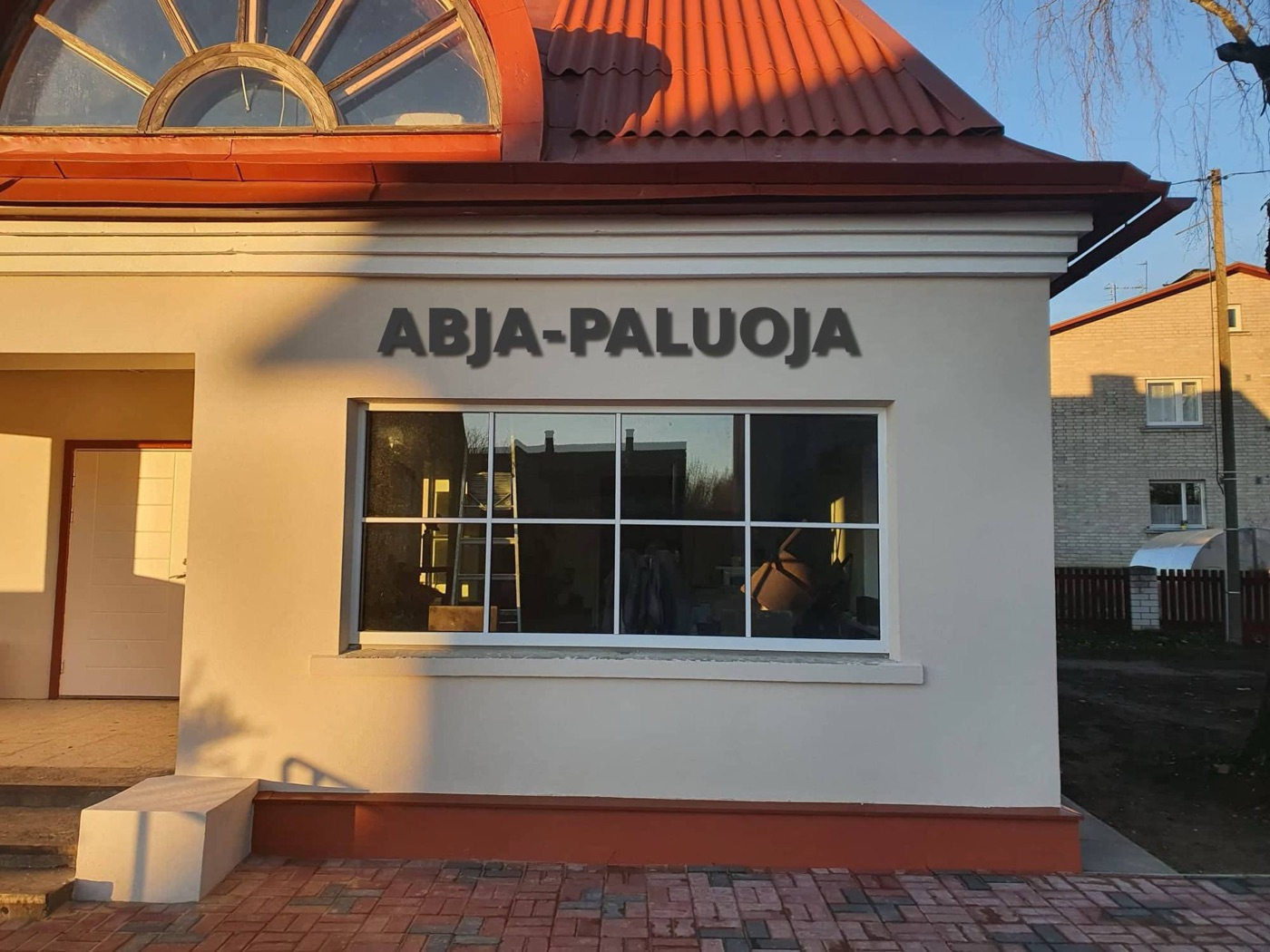 Abja-Paluoja bussijaama fassaaditähed ABJA-PALUOJA – valmistanud HRM Tootmine