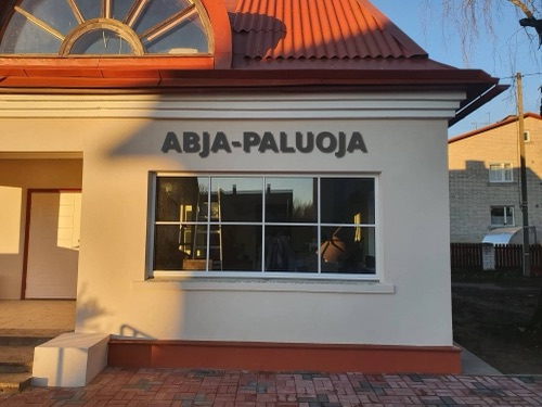 Abja-Paluoja bussijaama fassaaditähed ABJA-PALUOJA – valmistanud HRM Tootmine