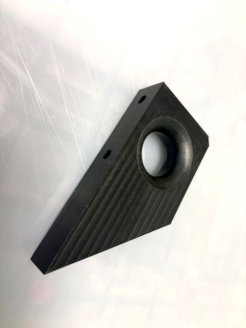 Kinnitused ja hoidikud – CNC-freesitud plastdetail, HRM Tootmine