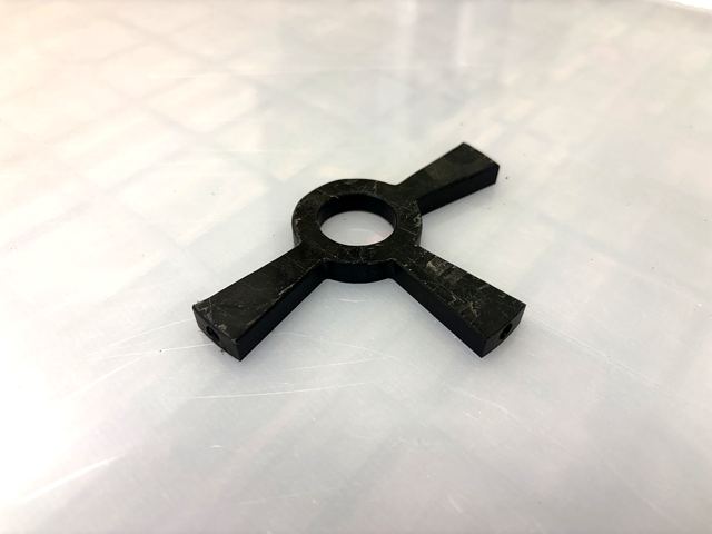 Kinnitused ja hoidikud – CNC-freesitud plastdetail, HRM Tootmine