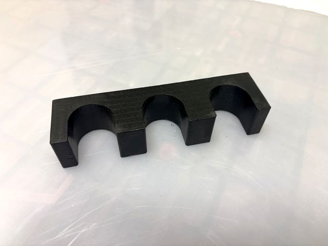 Kinnitused ja hoidikud – CNC-freesitud plastdetail, HRM Tootmine