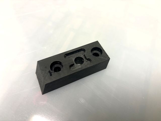 Kaaned, korpused – CNC-freesitud plastdetail, HRM Tootmine