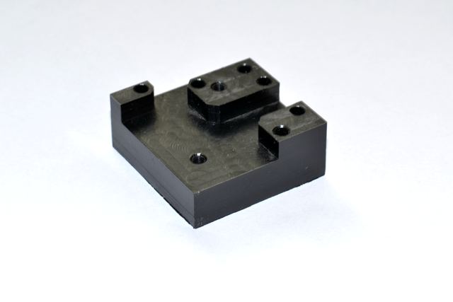 Kaaned, korpused – CNC-freesitud plastdetail, HRM Tootmine
