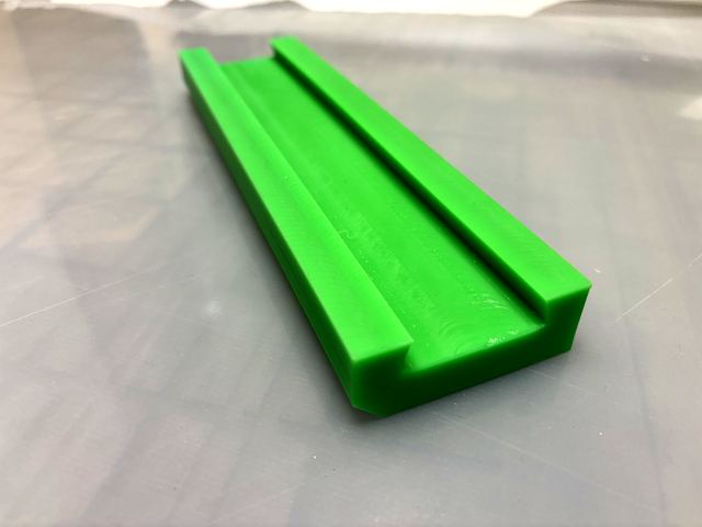 Liugpinnad – CNC-freesitud plastdetail, HRM Tootmine